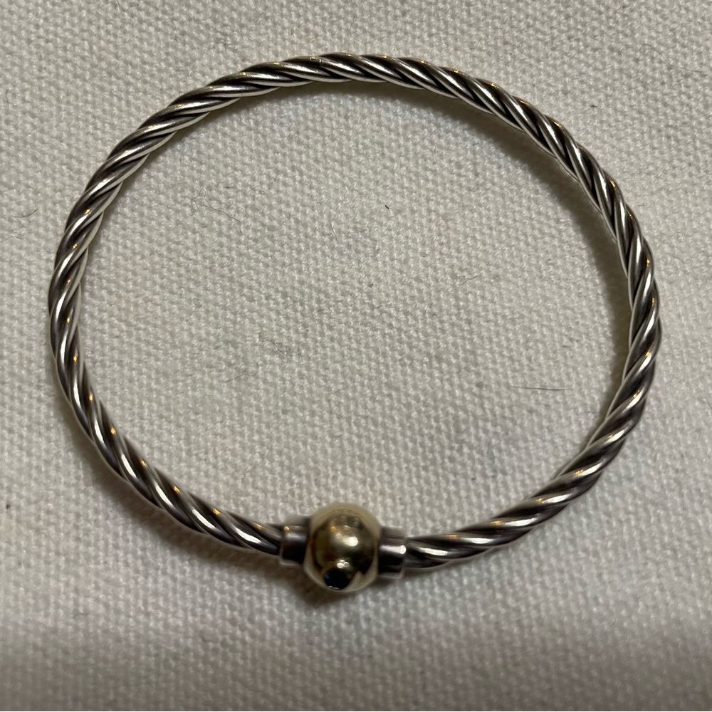 Authentic Cape Cod bracelet with blue sapphire on the ball.